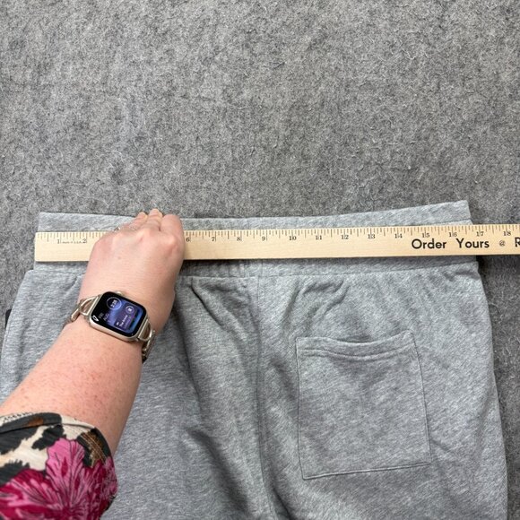 Fabletics Year Round Terry Shorts Men L Gray 7" Sweatshorts - Picture 8 of 13